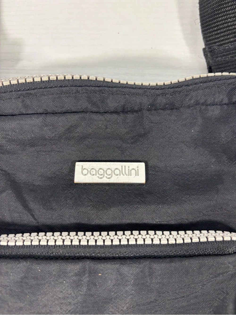 Baggallini Black Nylon Crossbody Travel Bag Organizer Purse Lightweight